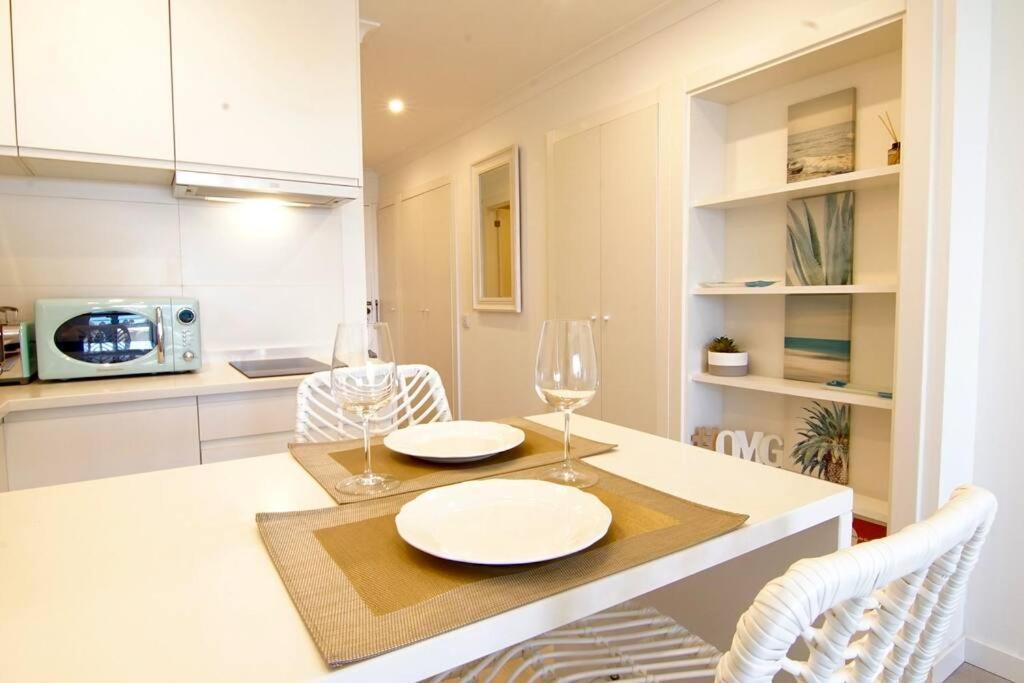 Sea Lovers - Sea Front - Studio Apartment Монте-Гордо Экстерьер фото